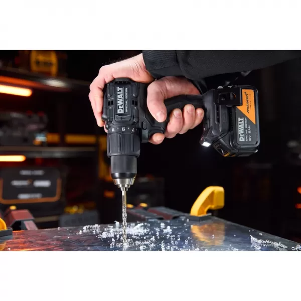 Aku příklepová vrtačka 18V/1x5,0Ah McLaren DeWALT DCD86MP1T