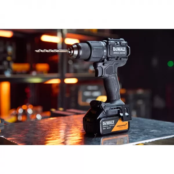 Aku příklepová vrtačka 18V/1x5,0Ah McLaren DeWALT DCD86MP1T