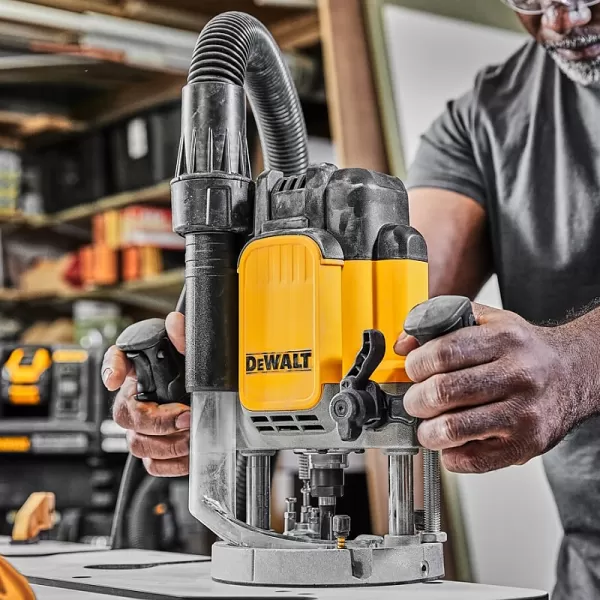 Horní frézka s regulací DeWALT DWE625KT