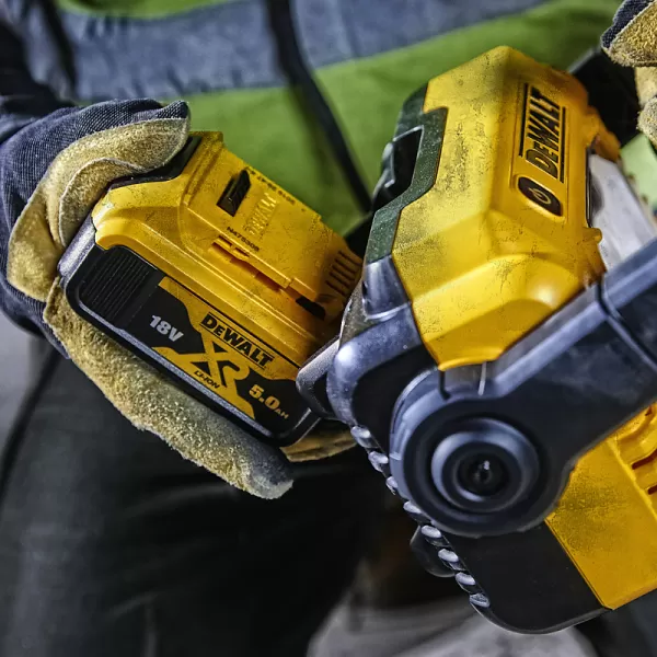 Aku pracovní světlo DeWALT DCL077