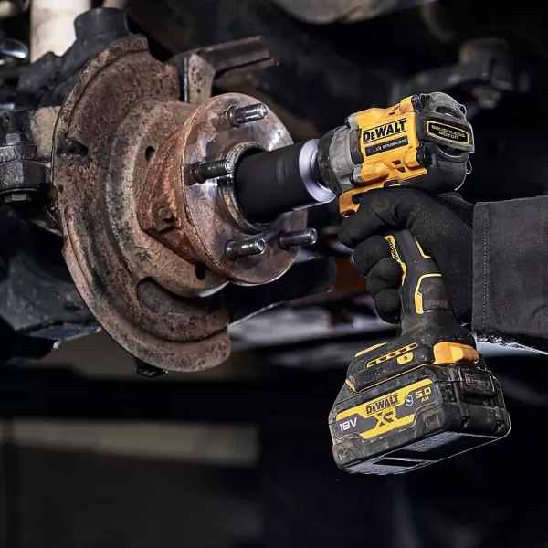 Aku rázový utahovák 18V 2x5,0Ah DeWALT DCF921P2T