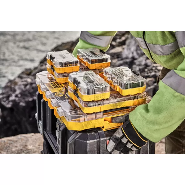 Aku bezuhlíková vícehlavá vrtačka 18V 2x2,0 Ah DeWALT DCD803D2T+ 85-dílná sada bitů a vrtáků DT70762