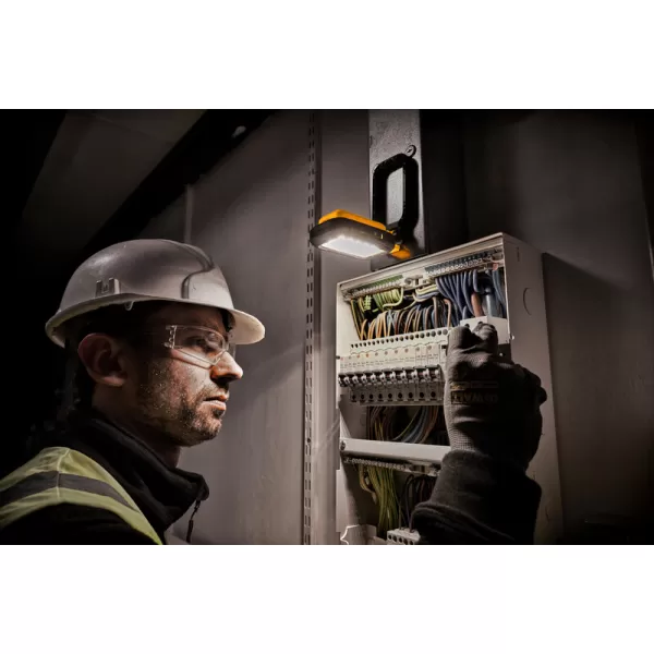 Aku nabíjecí pracovní světlo USB-C DeWALT DCL182