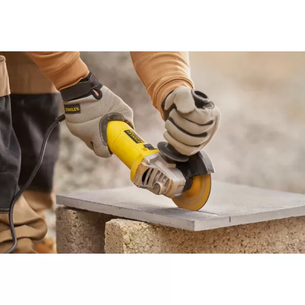 Úhlová bruska 600 W Fatmax Stanley FMEG615