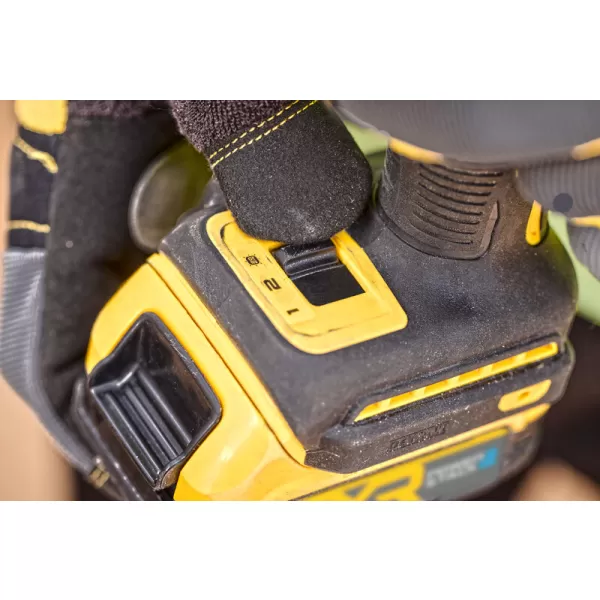 Aku bezuhlíkový hydraulický utahovák 1/4" 18V 2x1,7 Ah DeWALT POWERSTACK DCF870E2T