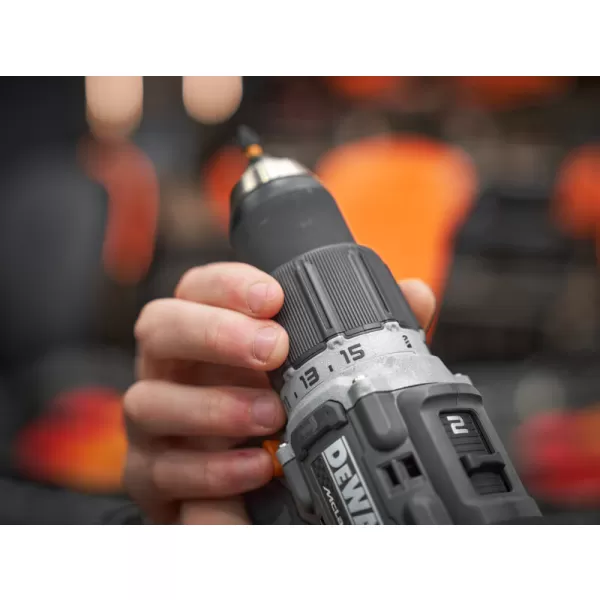 Aku příklepová vrtačka 18V/2x5,0Ah limitovaná edice McLaren DeWALT DCD85MP2T