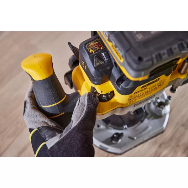 Aku bezuhlíková horní frézka 70mm 18V 2x5,0 Ah DeWALT POWERSTACK DCW620H2