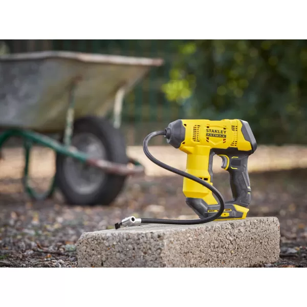 Ruční aku kompresor V20 18V bez aku Stanley FatMax SFMCE521B