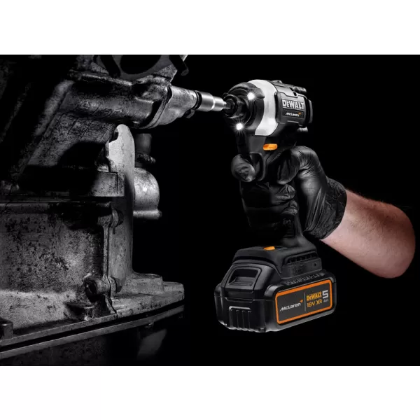 Kombosada aku nářadí 18V/2x5,0Ah limitovaná edice McLaren DeWALT DCK200MP2T